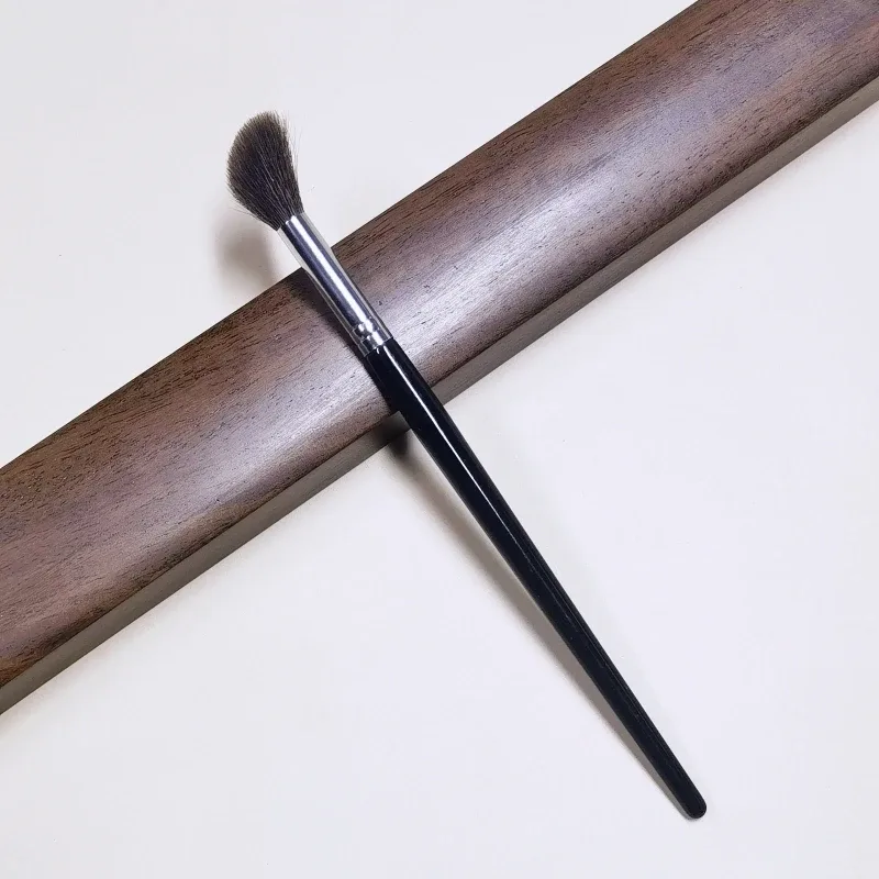 Angled Highlighter Brushes Face Shadow Blending Natural Goat Hair Powder Blusher Makeup Brush Tools — image 2