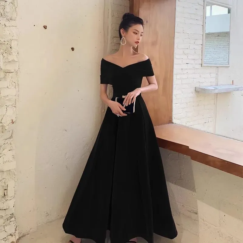 Mauroicardi Spring Long Luxury Elegant Chic Black Soft Velvet Evening Party Wedding Dresses for Women Off Shoulder Maxi Clothes