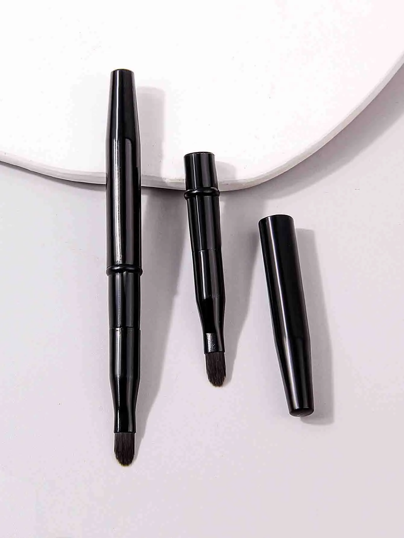 2Pcs Black With a Cover Retractable Lip Makeup Brushes Double-Ended Retractable Lip Brush Travel Lipstick Gloss Makeup Brush — image 3