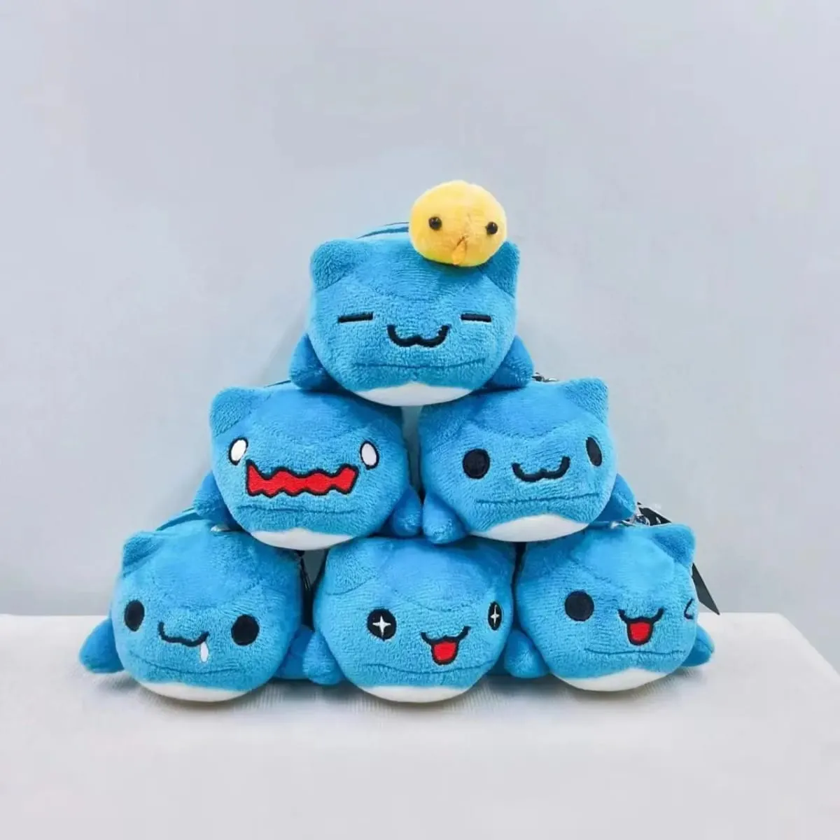 10cm Bugcat Capoo Plush pendants Anime Blue Cat Worm Cosplay Backpack decorative keychain children birthday present — image 2