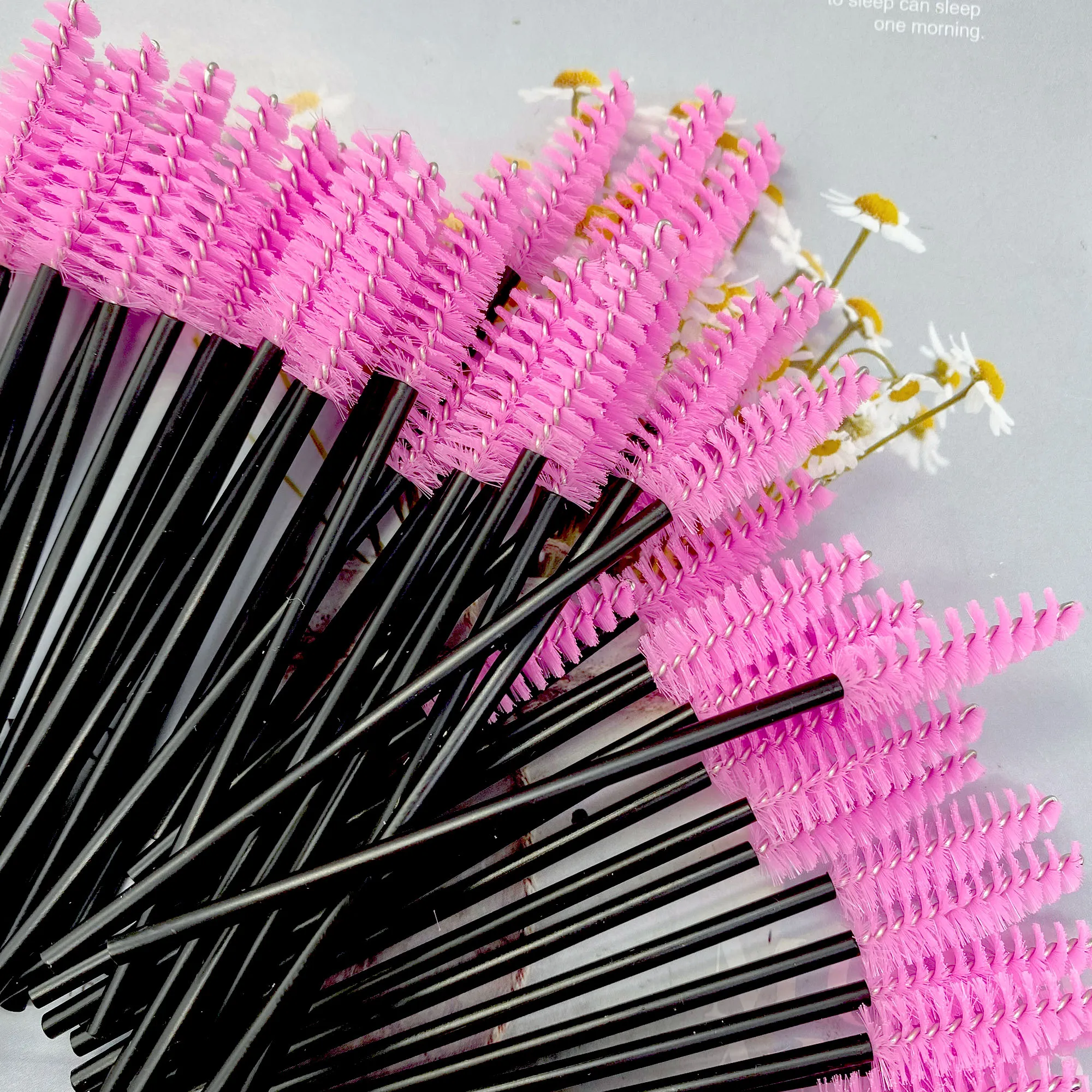 500pcs Mascara Wands Disposable Eyebrow Eyelash Brushes Eyelash Spoolies Applicator for Eyelash Extension Makeup Tool — image 4