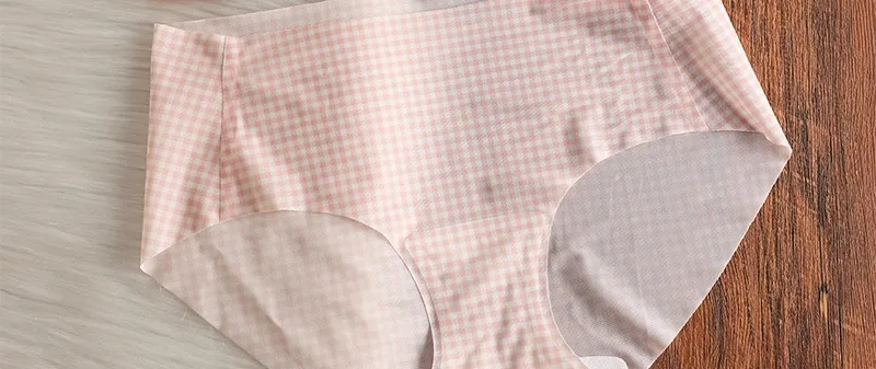 Elegant Seamless Bralette Small Bust Gathering Anti-Sagging Thin Adjustable Straps Wirefree Comfort Fit UK Light Support Bra Set