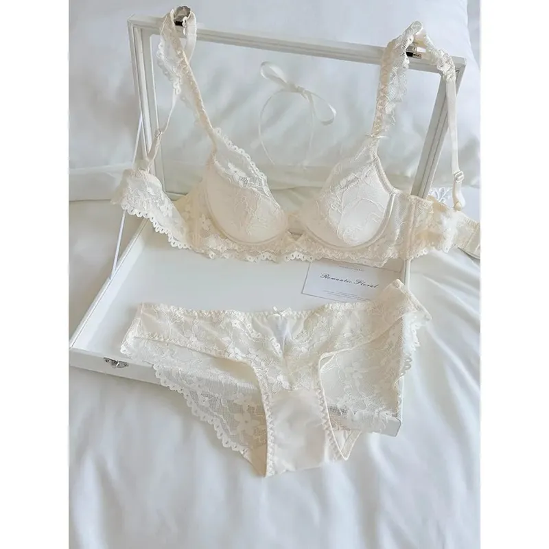 French Flutter Sleeve Lace Women Set Podprsenka Měkká kostice Tenká Prodyšná Sexy Minimizer Krása zadní prádlo 32‑38 AB