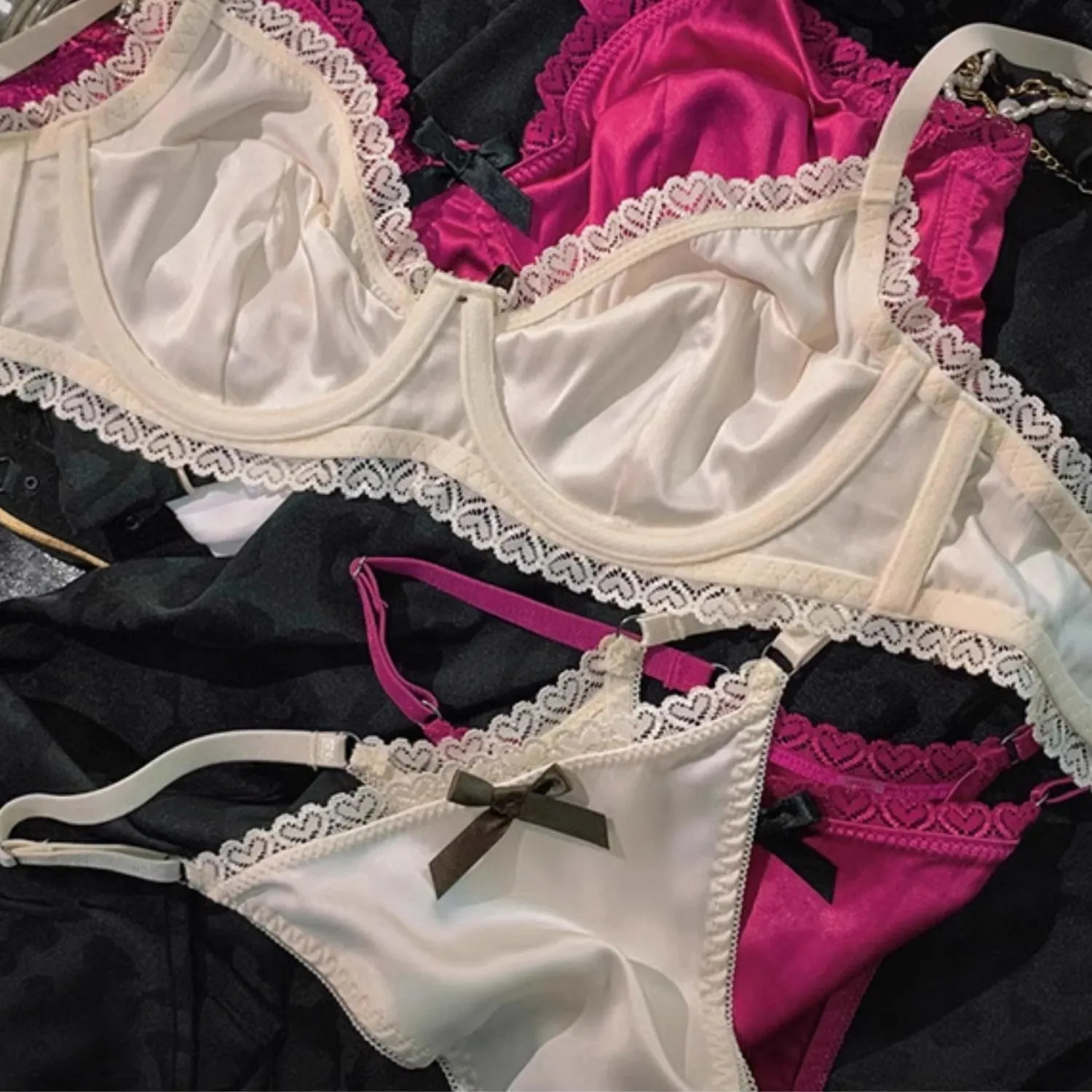 Femmes ensemble de sous-vêtements en soie glacée Sexy dentelle voir à travers soutien-gorge Push Up ensemble été printemps rassemblé respirant Lingerie et culotte