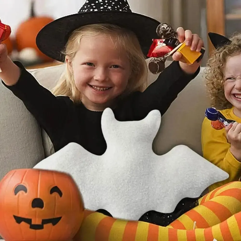Bantal Kelelawar Bahan Halloween Hitam Putih Coklat Tema Halloween Bantal Pemodelan Kelelawar Kain Lembut Kelelawar Gotik untuk Anak Perempuan