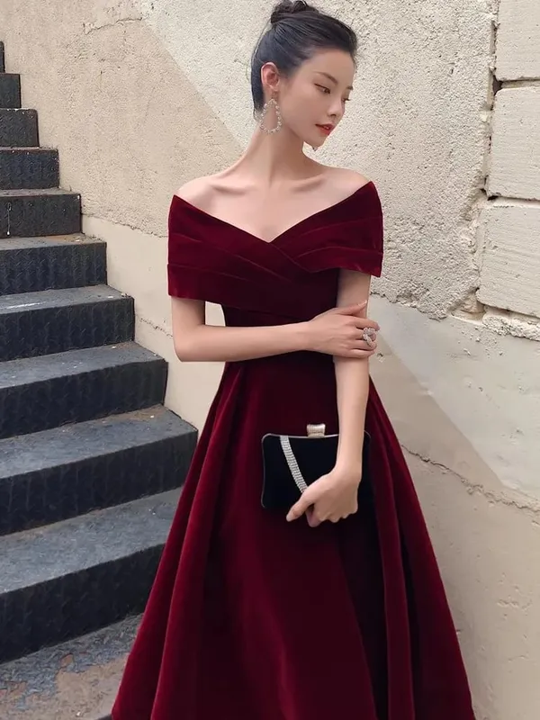 Mauroicardi Spring Long Luxury Elegant Chic Black Soft Velvet Evening Party Wedding Dresses for Women Off Shoulder Maxi Clothes — image 2