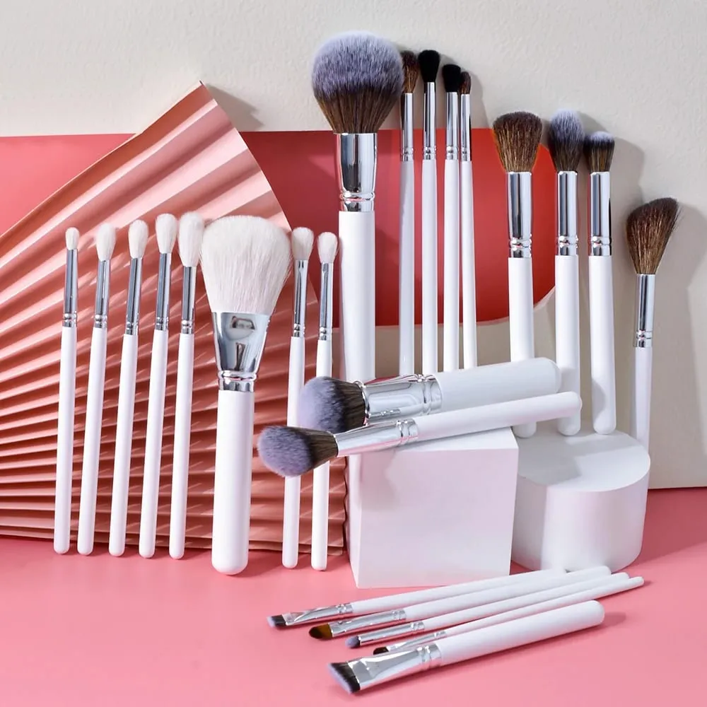 New 16/26 Pcs Wooden Handle Makeup Brushes Set Foundation Blush Concealer Eyeshadow Eyebrow Powder Brush Make Up Beauty Tools