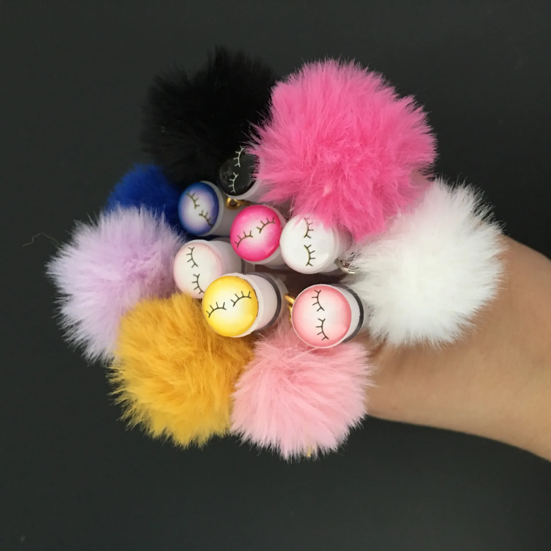 1pc Reusable Eyelash Brush with Key Ring Plush Ball Mascara Wand for Eyelash Extension Crystal Eyebrow Brush Make up Brushes — image 4
