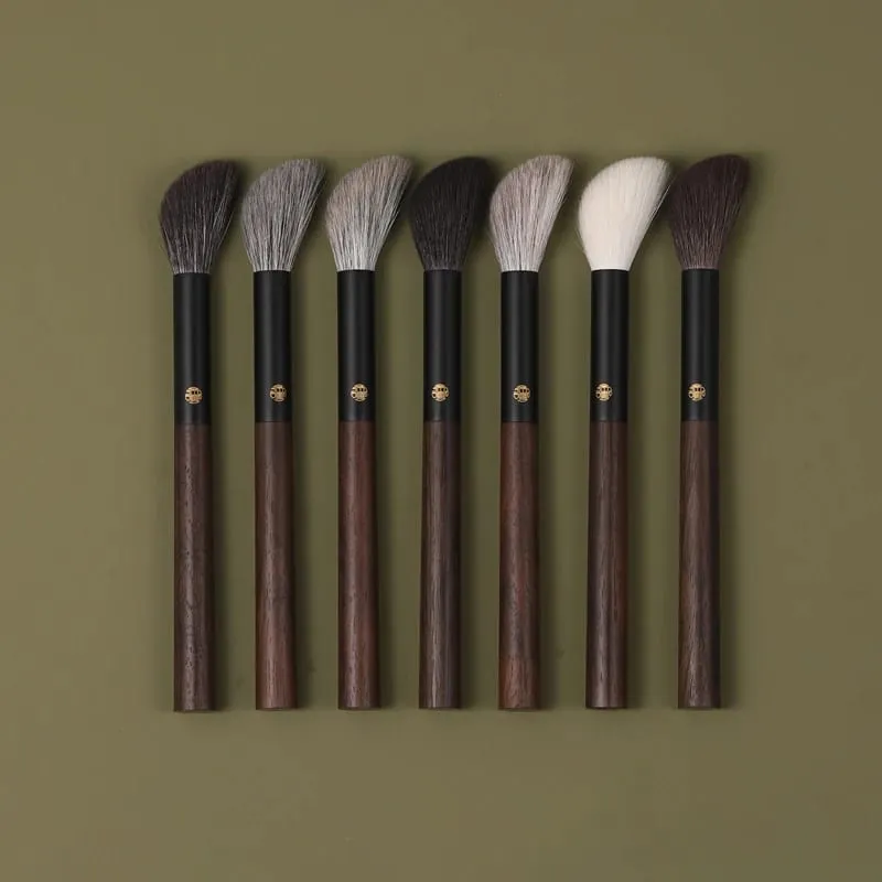 Professional Handmade Makeup Brushes 1PC Squirrel Fox Horse Goat Hair Slanted Contour Blush Brush Walnut Handle Make Up Brush