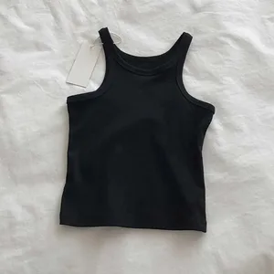 2024 Naisten topit Seksikäs rajattu toppi Naisten Kesä Camisole Camis Musta Valkoinen Urheiluvaatteet Naisten