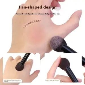 【1 st Liten fläktform Blusher Brush Powder Blush Cream Liquid Blush Makeup Borstar Exakt Blush Brush Makeup Tools】