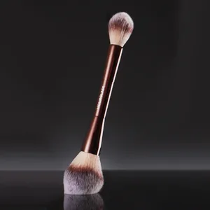 Duální pudr + zvýrazňovač Štětce na make-up Kontury pudru Vynikající štětec na make-up Profesionální kosmetický nástroj kovová rukojeť