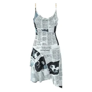 Bagong Pambabaeng Pahayagan ng Letter Print Irregular Hem Sling Dresses Fashion Backless Manipis na Straps Na May Chain Summer Sexy Dress KJH2