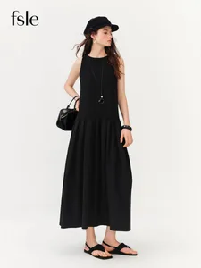 Kadın Minimalist İşe Gidiş Kolsuz Bisiklet Yaka Slim Fit Tank Elbise 2026 Yaz Yeni Gelen Zarif Siyah Uzun Günlük Elbise