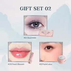 Sminkset Flower Knows Butterfly Cloud Collar Collection Sminkpresentset innehåller ögonskugga Blush Läppstift Vegansk & Cruelty-Free