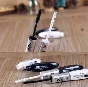 Ultrasort dobbeltendet mascarafiberforlængende og volumengivende langtidsholdbar øjenmakeup med sorte og hvide børstehoveder