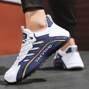 Sepatu Desainer Merek Sepatu Kasual Pria Penambah Tinggi Badan Lembut Nyaman Pria Sepatu Putih Tenis Masculino Sepatu Platform Pria