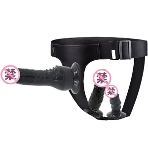 Factory Direct Triple - Prong Lesbian Strap - on: پوشیدن شلوار چرمی با اسباب‌بازی‌های جنسی واقعی دلدوهای وابسته به عشق شهوانی بزرگسالان