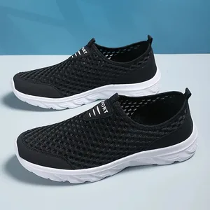 Lätta män Casual Shoes Andas Slip on Man Casual Sneakers Anti-halk Herr Flats Outdoor Walking Shoes Storlek 39-46