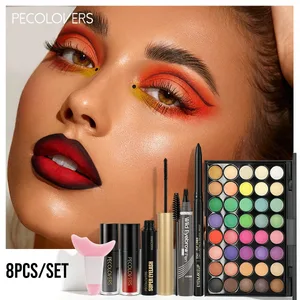 Kit per il trucco da 8 pezzi Set di cosmetici tutto in uno per il viso completo con tavolozza di ombretti multicolori Eyeliner Penna per sopracciglia Mascara Lucidalabbra