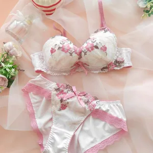 Große, bequeme Dessous mit Stahlkreis und Höschenanzug, Hühnerherz, süßer Push-up-BH aus dünner Spitze, Damenunterwäsche