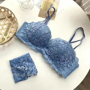 Nová sada spodního prádla Push-Up Pohodlná bezdrátová a lehká podprsenka poskytuje zvednutí a boční podporu Sexy a nádherný krajkový design