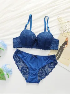 Ensemble de soutiens-gorge et culottes en dentelle pour femmes, ensemble de Lingerie Sexy à armatures, sous-vêtements intimes rembourrés solides