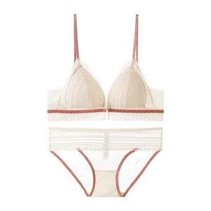 Front Buckle Push Up Lingerie Maliit na Batang Babae Intimate Lace Wireless Manipis na Cup Babae U Magagandang Likod na Bra at Panty Underwear